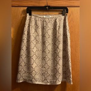 Women’s Vintage Alfani Fully Lined Silk Skirt. Side Zipper. Lightweight.